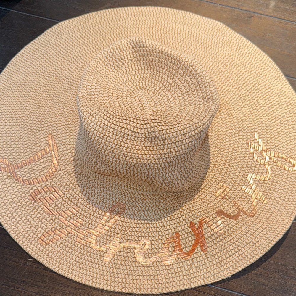 David and Young Beige Packable Hat